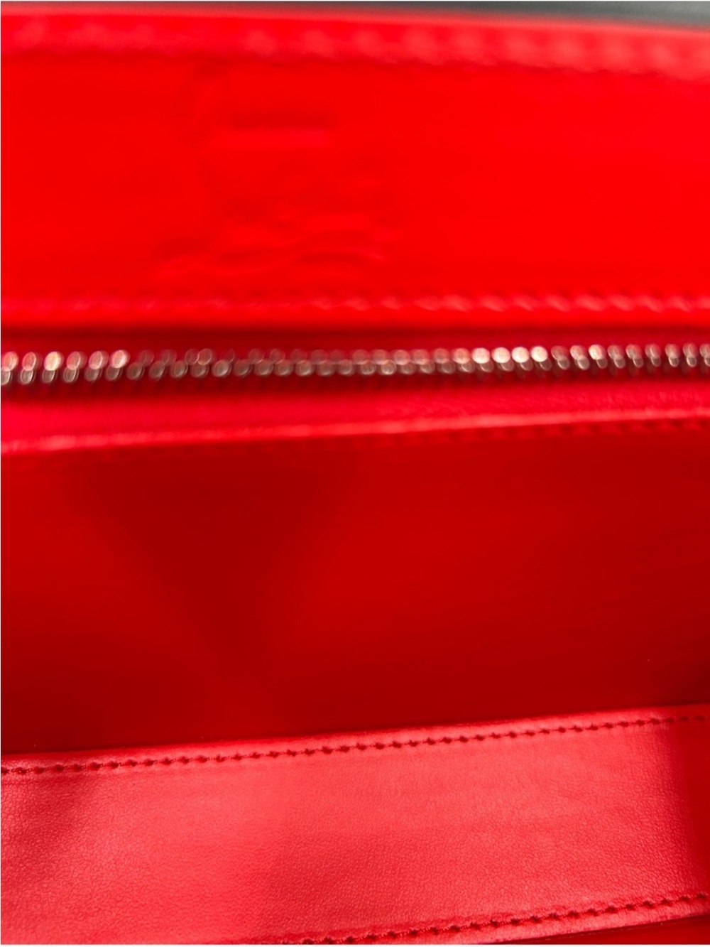 Women’s Christian Louboutin LOUBI 54 patent leather Crossbody bag made in Italy - Picture 12 of 15